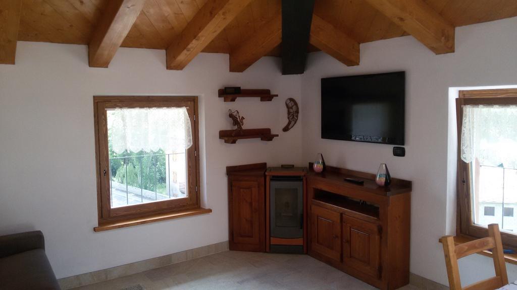 Apartamento Mansarda Monte Bianco La Salle Habitación foto